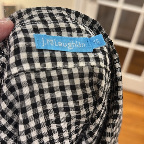 J. McLaughlin Women’s Black and White Casual Button Down Shirt. Size XS - Picture 7 of 9